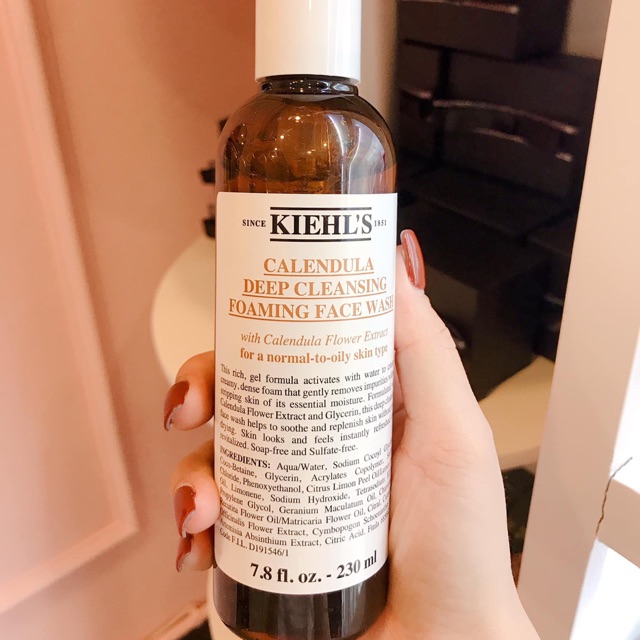 Sữa rửa mặt hoa cúc Kiehls