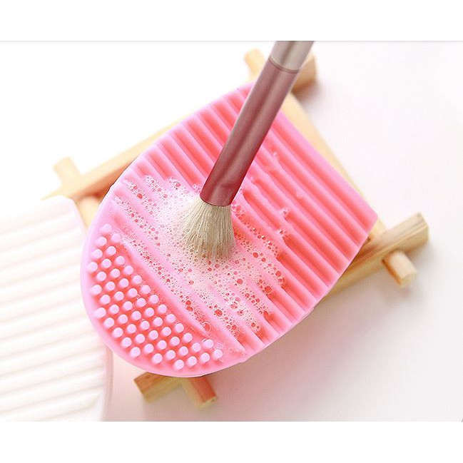 Dụng cụ vệ sinh cọ trang điểm silicone