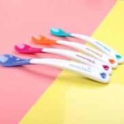 Thìa Ăn Dặm Silicon Báo Nóng Munchkin