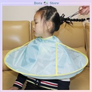 Áo choàng cắt tóc cho bé giúp không dính tóc lên người