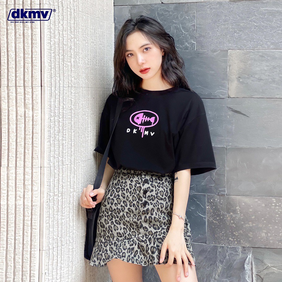 Áo thun unisex form rộng màu đen in chữ - Áo phông rộng DKMV Tee Graffiti