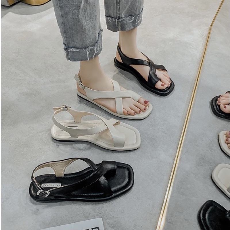 dép sandal xỏ ngón đế bằng quai chéo da mềm thời trang, sandal đi học phong cách hàn quốc siêu đẹp. Ms: Sandal xỏ ngón
