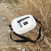 Túi lông đeo chéo (REGODS WINTER CROSSBAG )