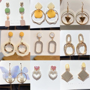 Đôi bông tai thời trang nhiều kiểu dáng tùy chọn