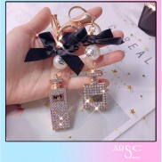 Móc khóa hình chai nước hoa nạm kim cương ArsC Store