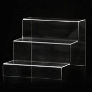 Kệ bậc thang 3 tầng mica trong