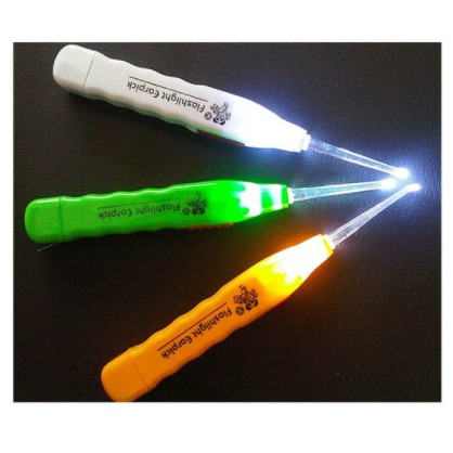 Lấy ráy tai có đèn