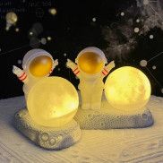 Đèn Ngủ Để Bàn Hình Phi Hành Gia / Mặt Trăng Dễ Thương Cho Bé