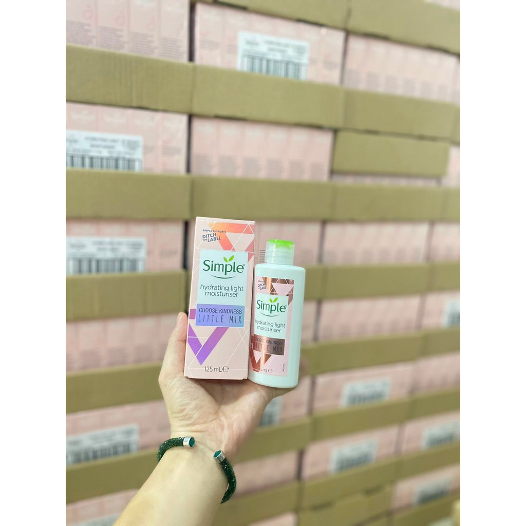 Sữa Dưỡng Ẩm SIMPLE MOISTURISER 125 ml Anh quốc