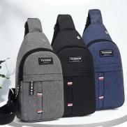 (Có 3 màu) Túi đeo chéo Balo nam nữ Vải Fashion logo cờ có lỗ Tai Nghe cao cấp